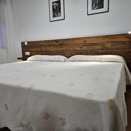 Vivienda Familiar Y Rurales La Branela * Tapia De Casariego